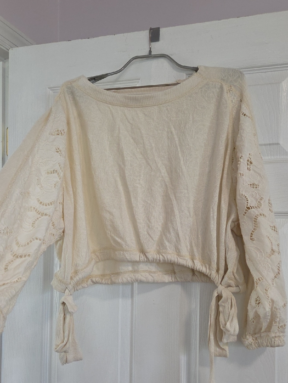 Free People Women’s Cream Lace Sleeve Tie CROP TOP